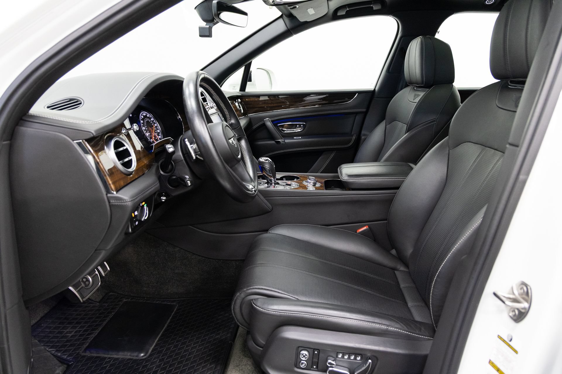 Used 2018 Bentley Bentayga AWD/4WD image 7