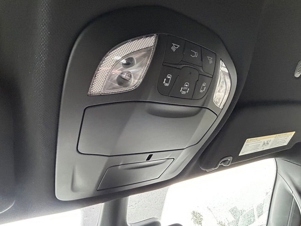 New 2026 Chrysler Pacifica Select image 54