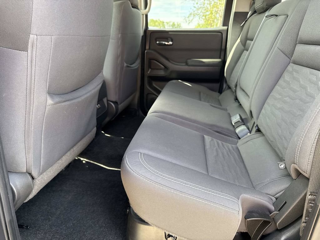 Certified 2022 Nissan Frontier SV w/ Technology Package AWD/4WD image 13