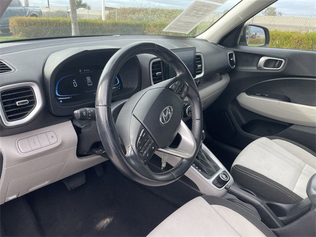 Used 2023 Hyundai Venue SEL image 10