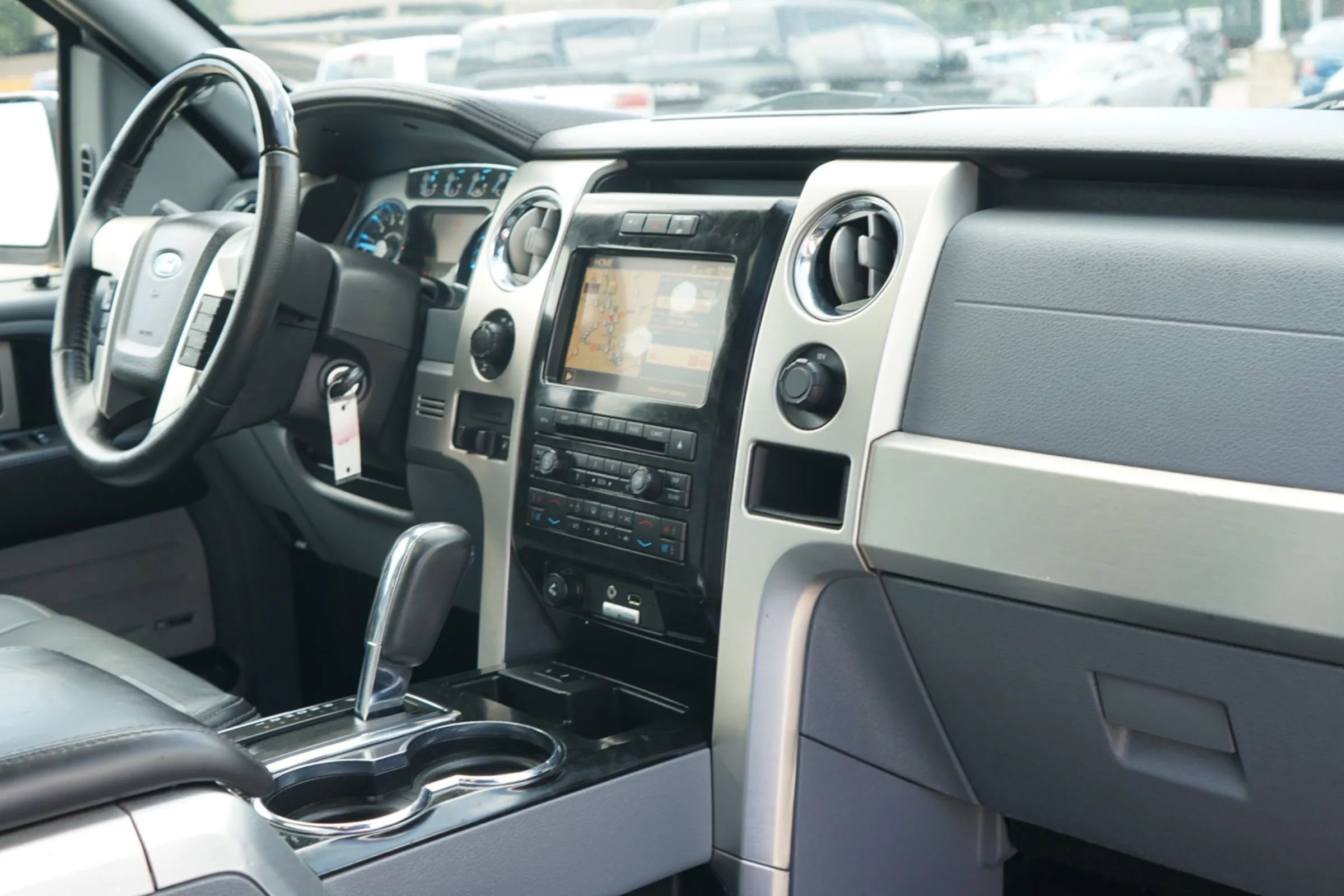 Used 2012 Ford F150 Platinum RWD image 28