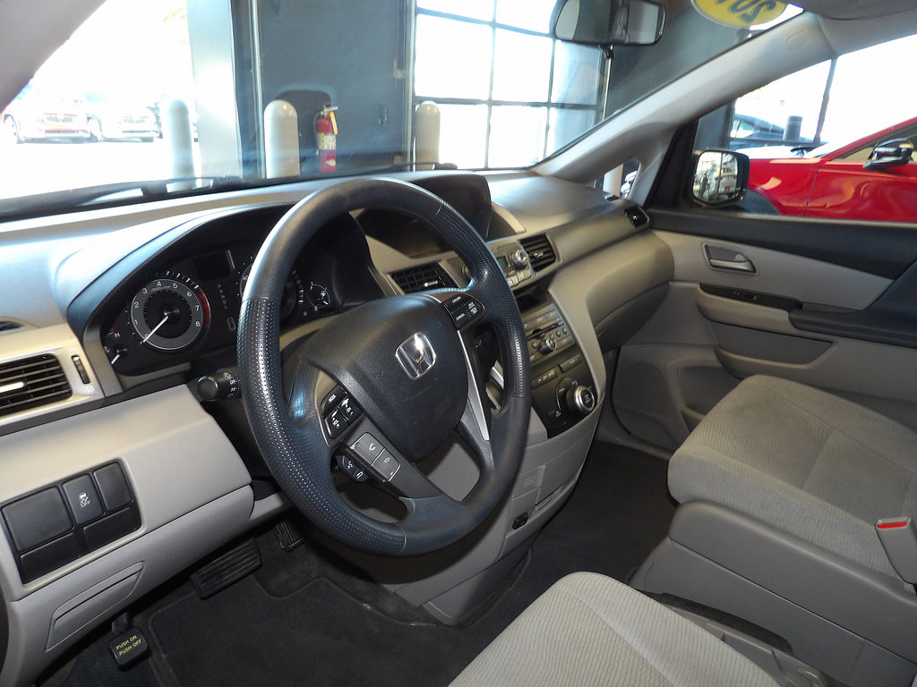 Used 2013 Honda Odyssey LX image 25