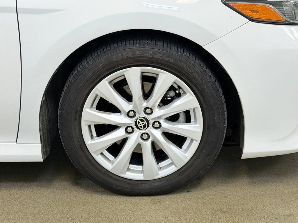 Used 2020 Toyota Camry LE FWD image 4