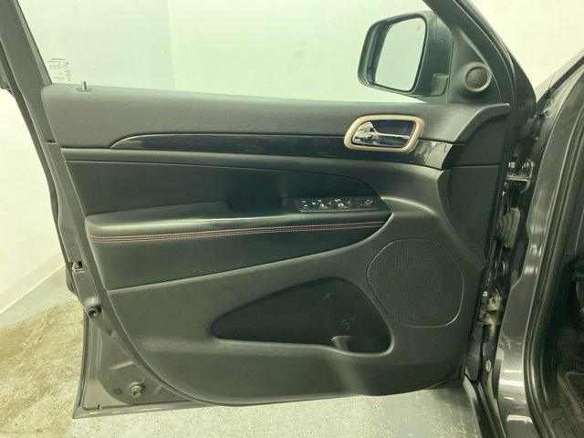 Used 2016 Jeep Grand Cherokee Laredo 75th Anniversary image 18