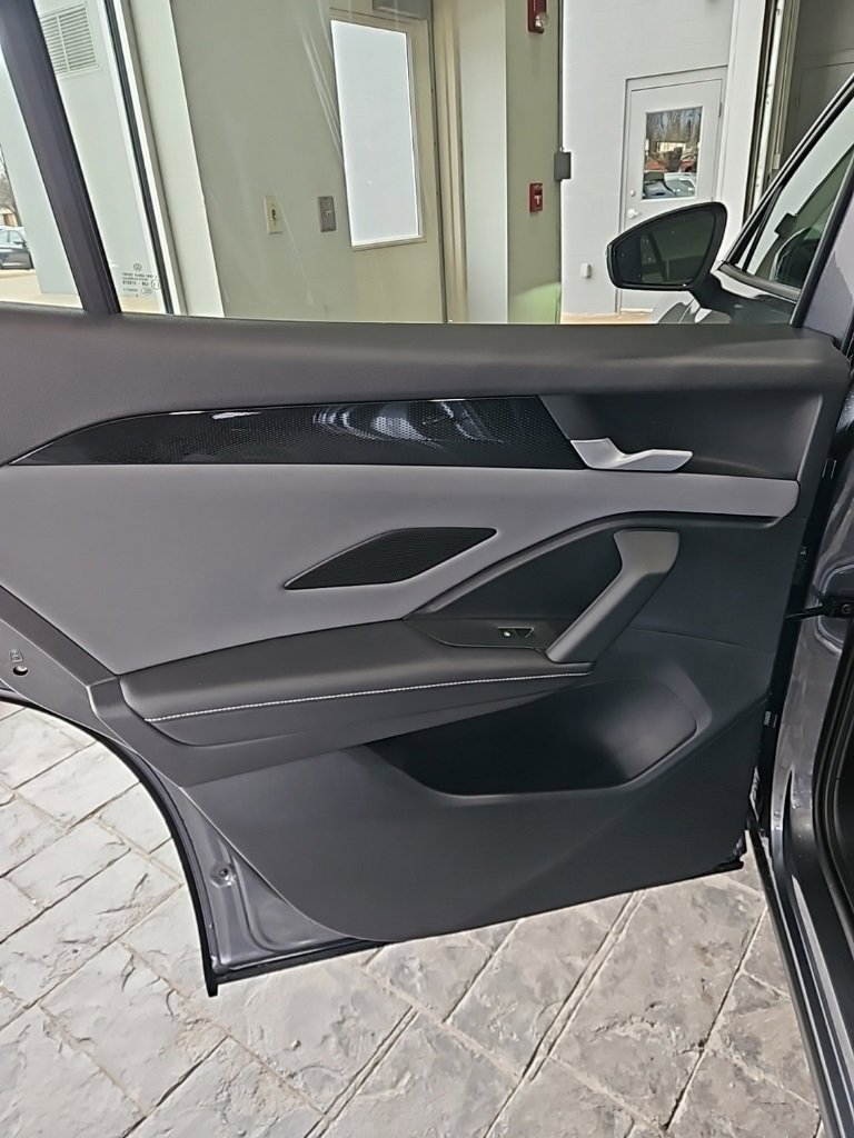 New 2026 Volkswagen Tiguan SE image 21