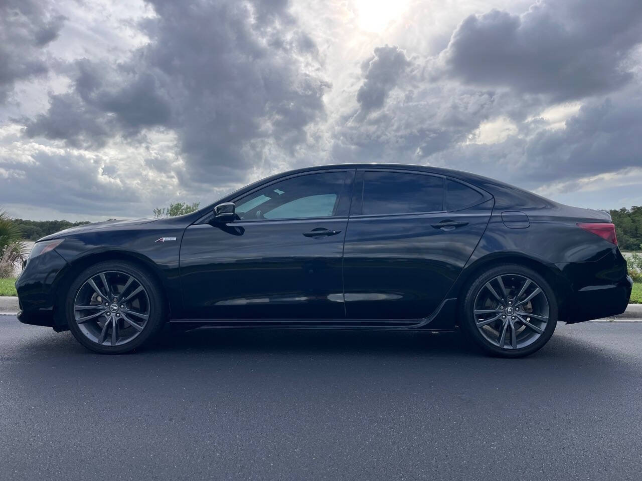 Used 2018 Acura TLX V6 w/ Technology & A-SPEC Pkg FWD image 5
