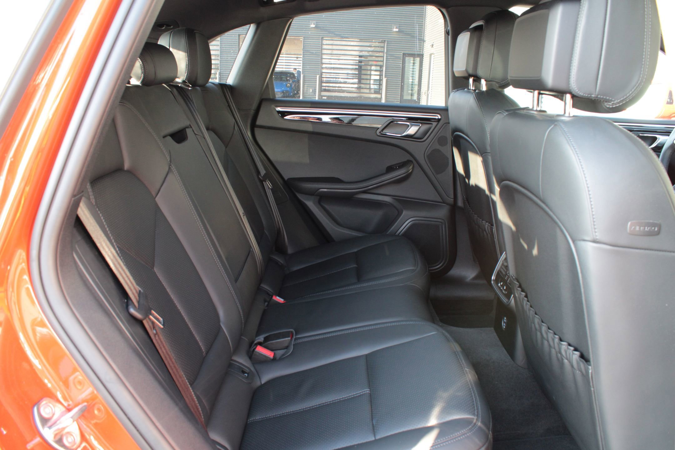 Used 2023 Porsche Macan image 24