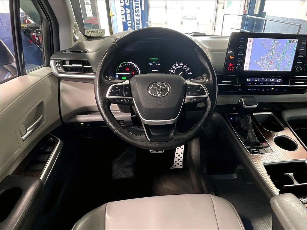 Used 2021 Toyota Sienna XLE w/ XLE Plus Package AWD/4WD image 18