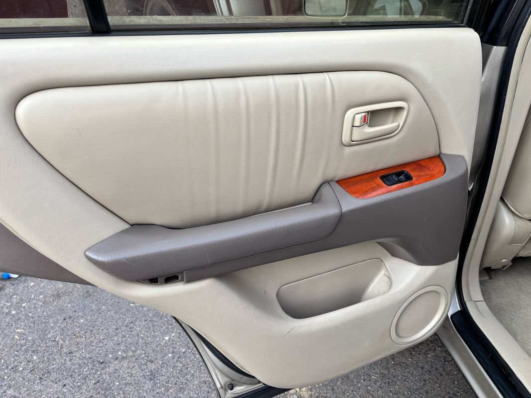 Used 2000 Lexus RX 300 FWD image 17