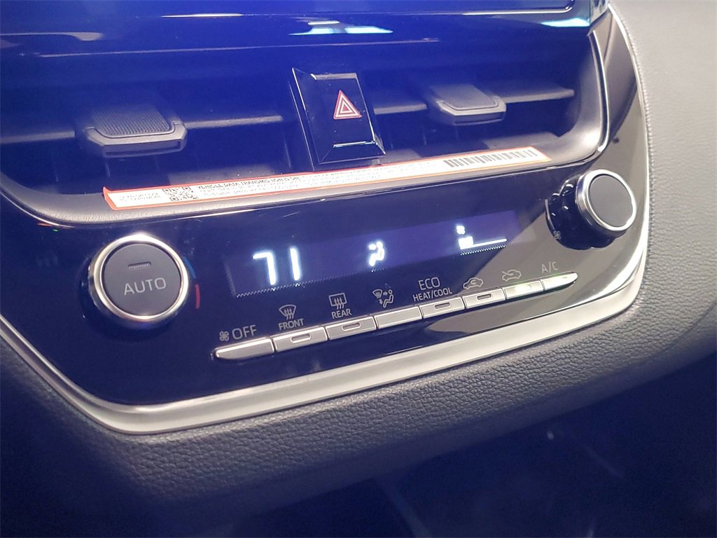 Used 2025 Toyota Corolla LE image 27