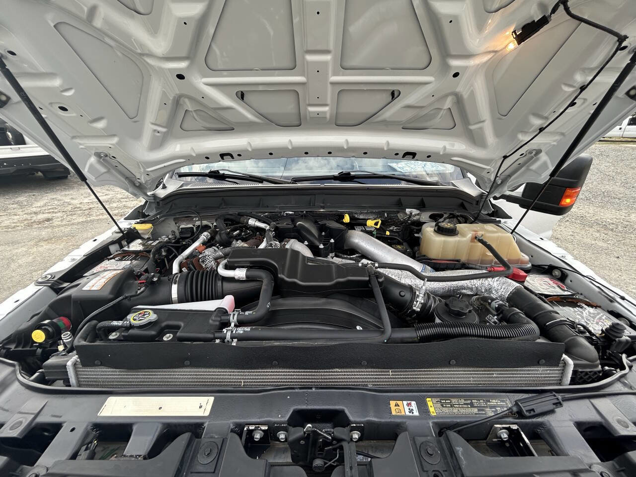 Used 2014 Ford F550 4x4 Crew Cab Super Duty image 26