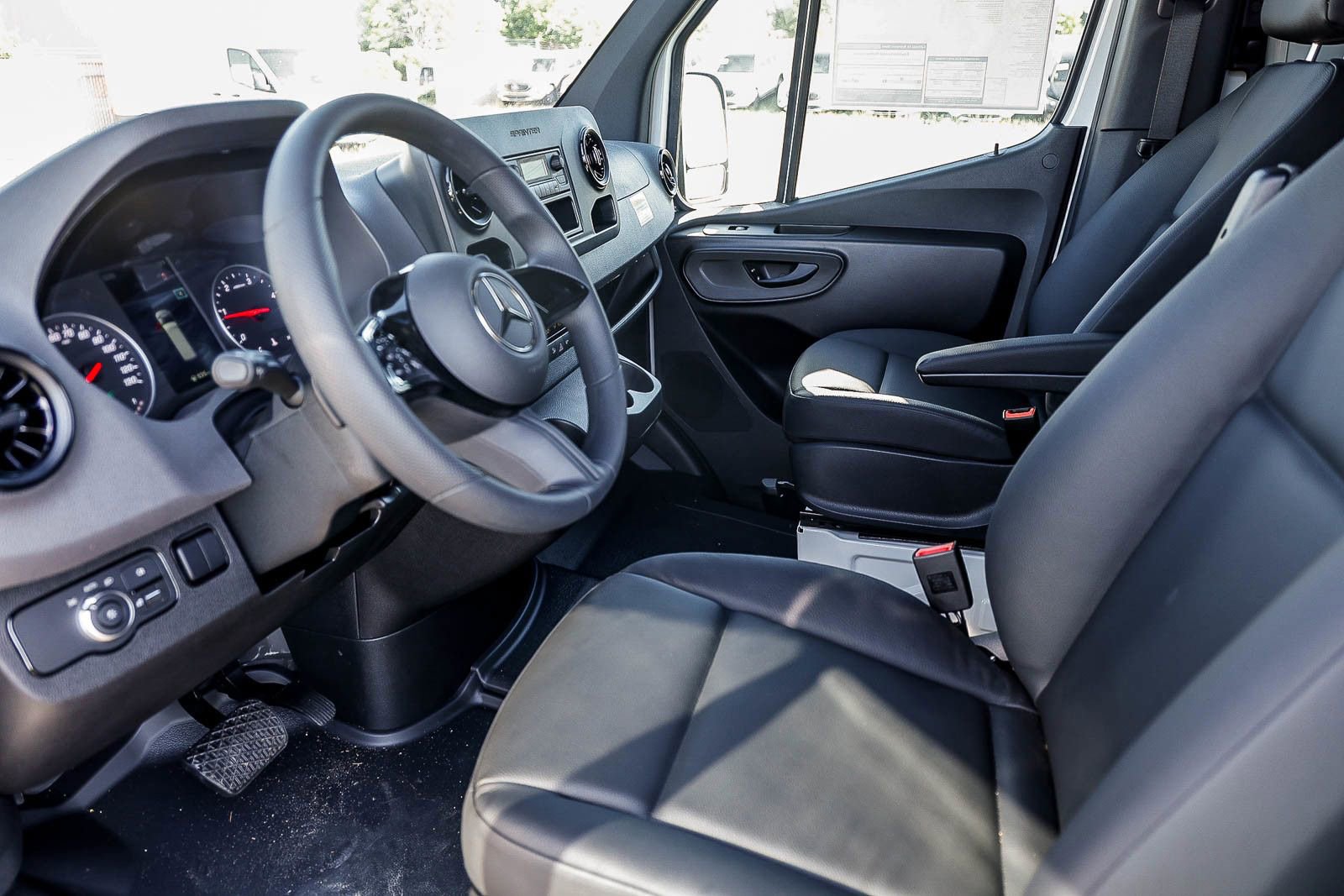 New 2025 Mercedes-Benz Sprinter 2500 image 19