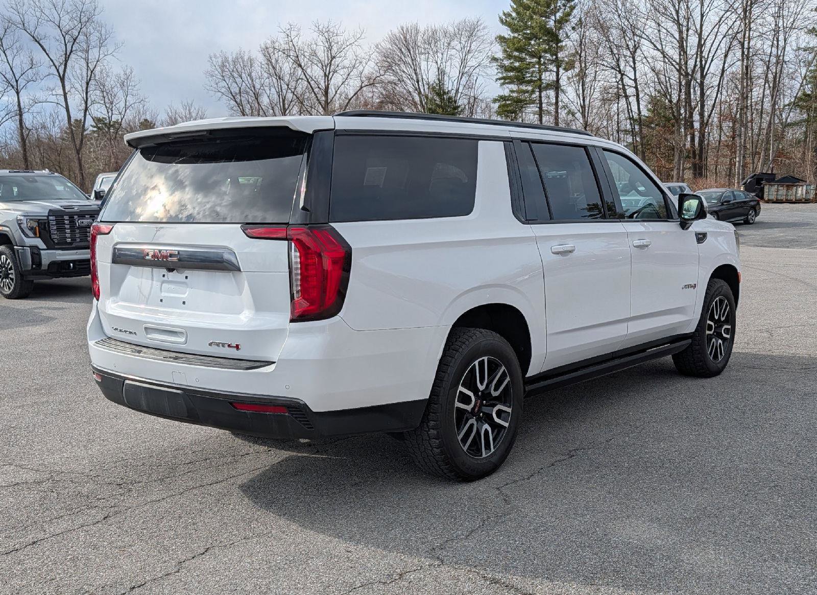 Certified 2023 GMC Yukon XL AT4 w/ AT4 Premium Package AWD/4WD image 9