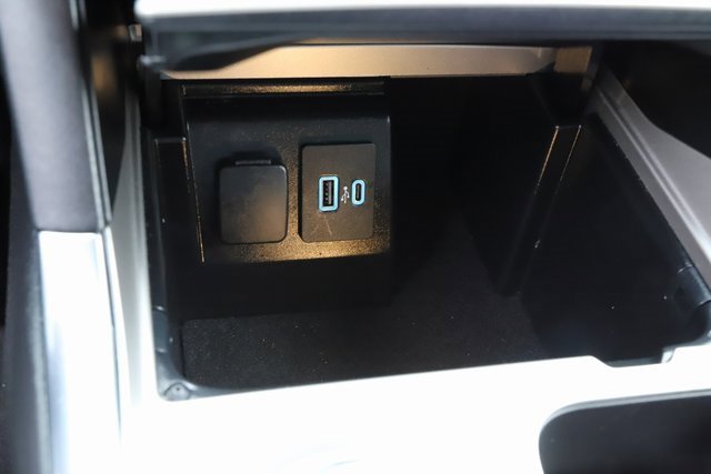 Used 2023 Ford Explorer Limited image 33