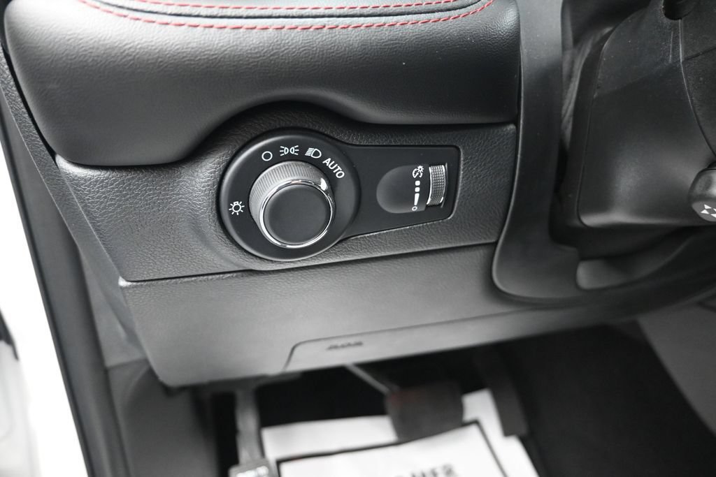 Used 2024 Dodge Durango R/T RWD image 12