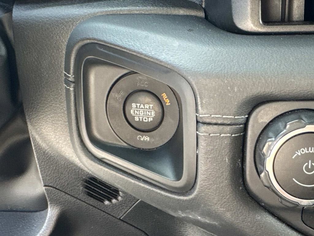 Used 2024 Jeep Wrangler Sahara image 45