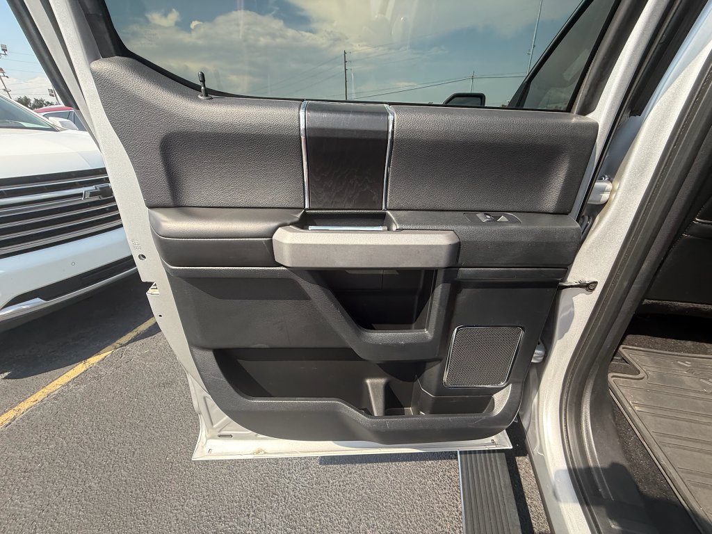 Used 2018 Ford F150 Platinum w/ Equipment Group 701A Luxury AWD/4WD image 18