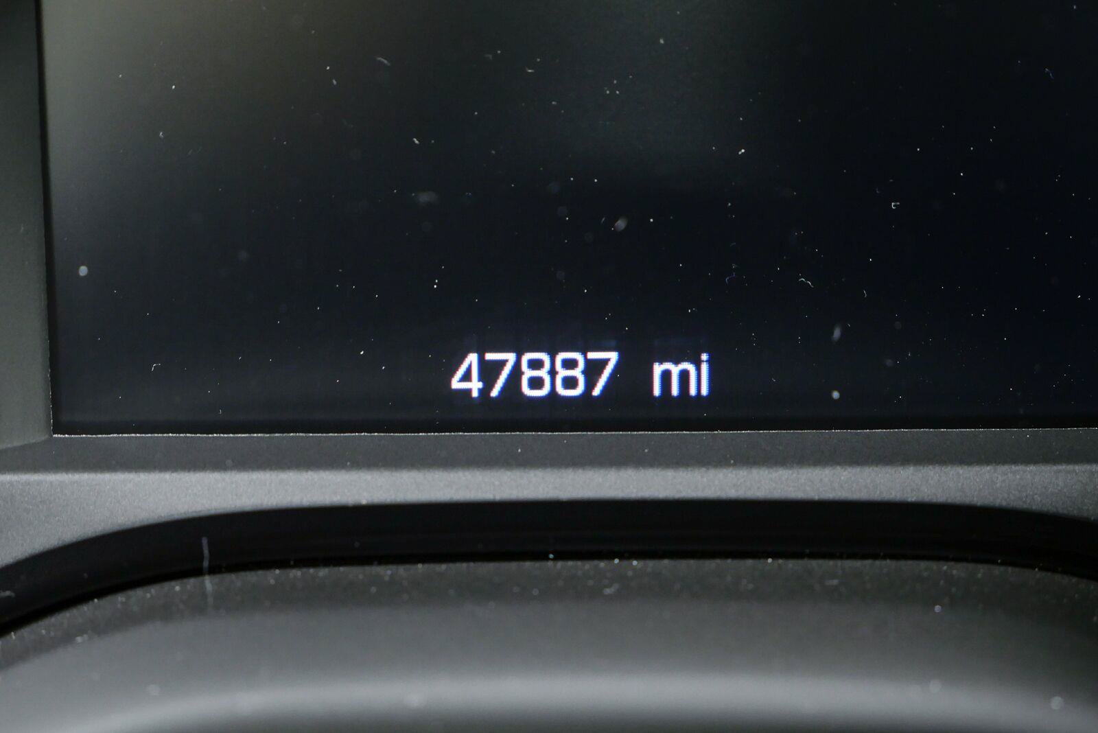 Used 2021 Chevrolet Camaro LT RWD image 8