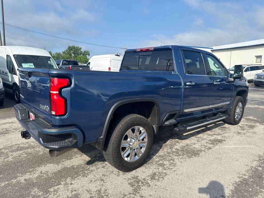Used 2026 Chevrolet Silverado 2500 High Country w/ Technology Package AWD/4WD image 3
