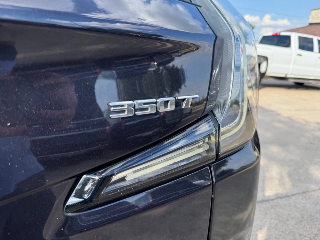 Used 2023 Cadillac XT4 Sport w/ Cold Weather Package FWD image 9