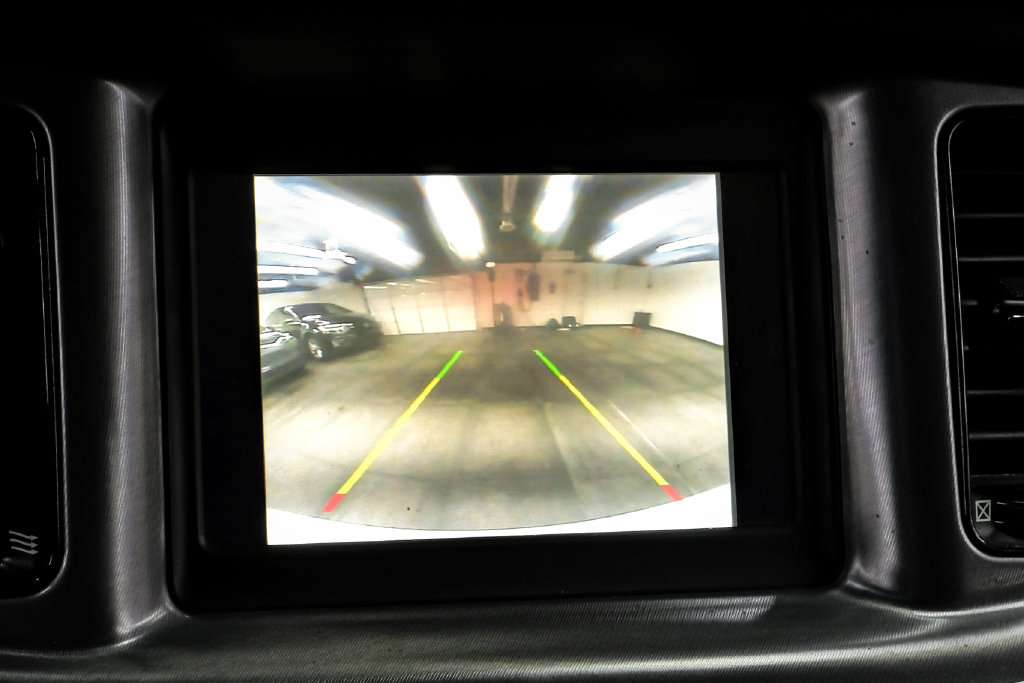 Used 2020 Dodge Charger SXT RWD image 19