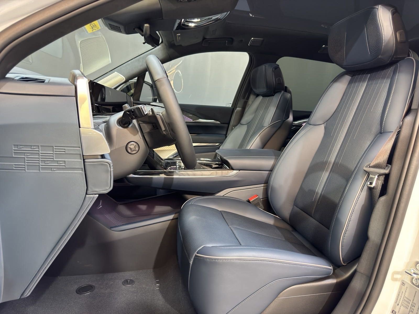 New 2025 Cadillac Escalade IQ Luxury 2 image 4