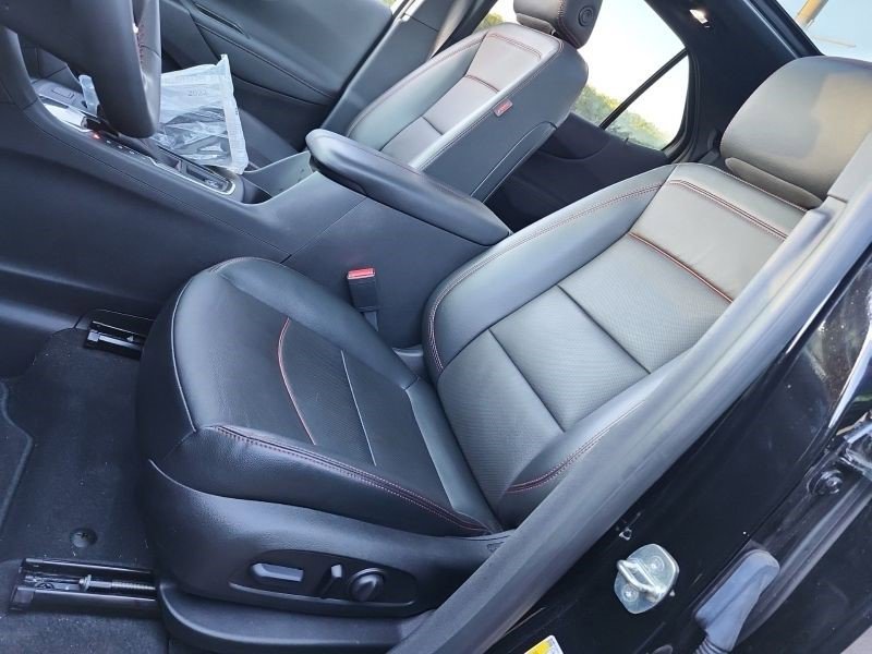 Certified 2023 Chevrolet Equinox RS w/ RS Leather Package image 2