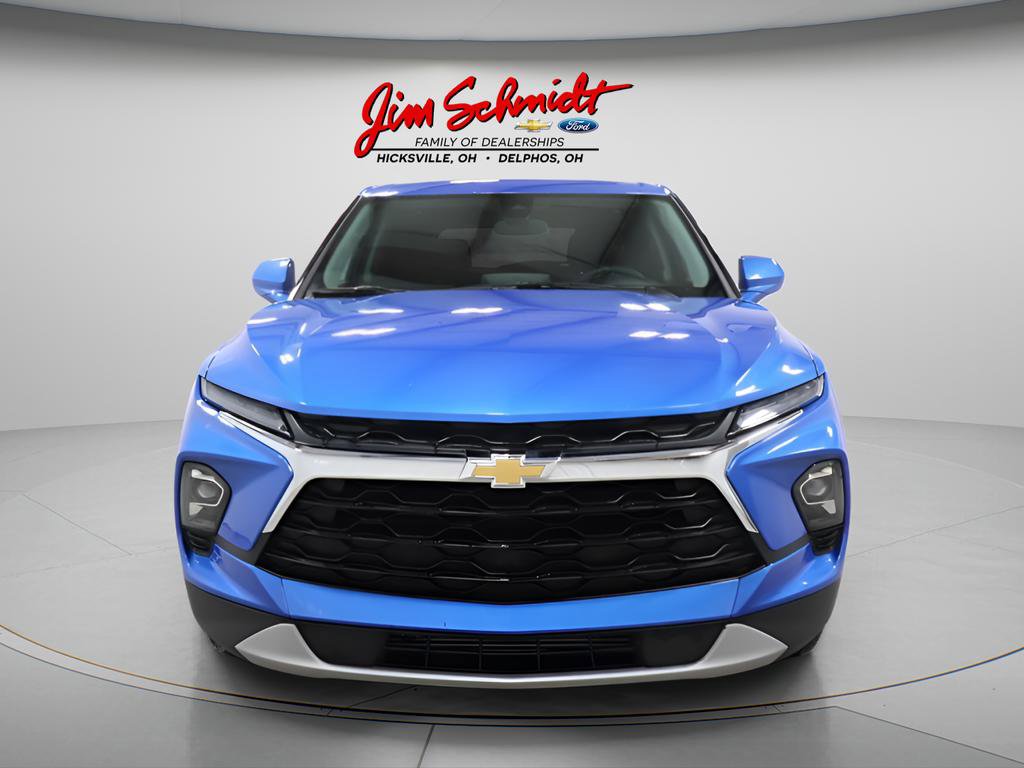 Used 2025 Chevrolet Blazer LT image 3