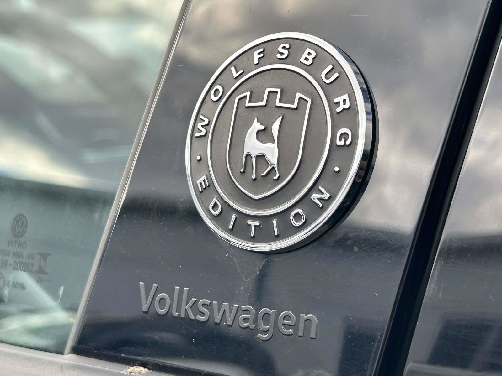 Used 2024 Volkswagen Tiguan Wolfsburg Edition image 19