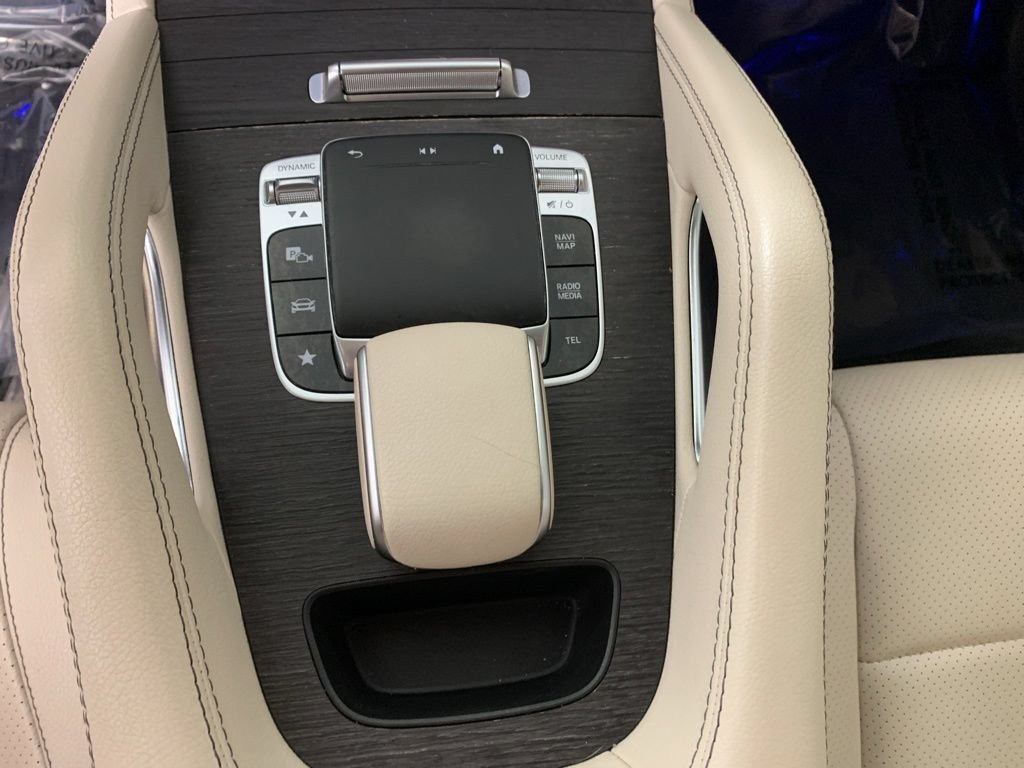 Used 2020 Mercedes-Benz GLE 350 4MATIC w/ Premium Package image 16