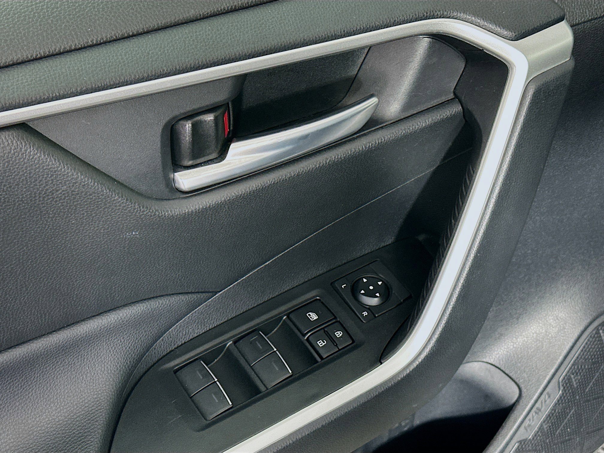 Used 2024 Toyota RAV4 XLE image 15