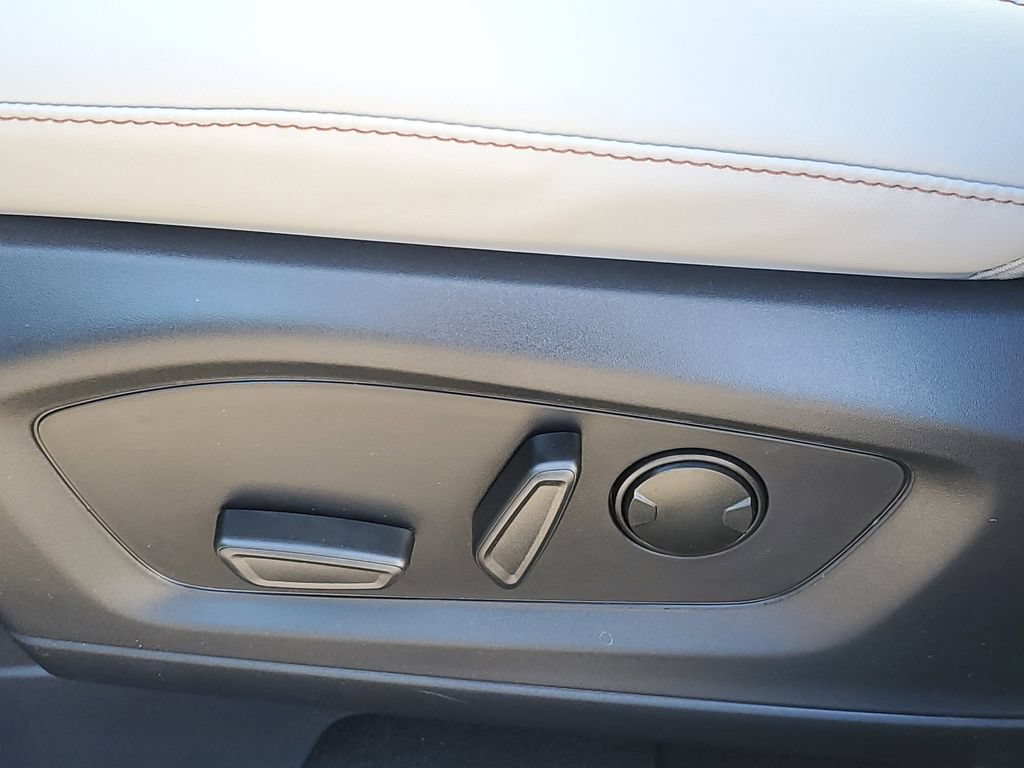 New 2026 Ford Explorer Active w/ Active Comfort Package AWD/4WD image 10