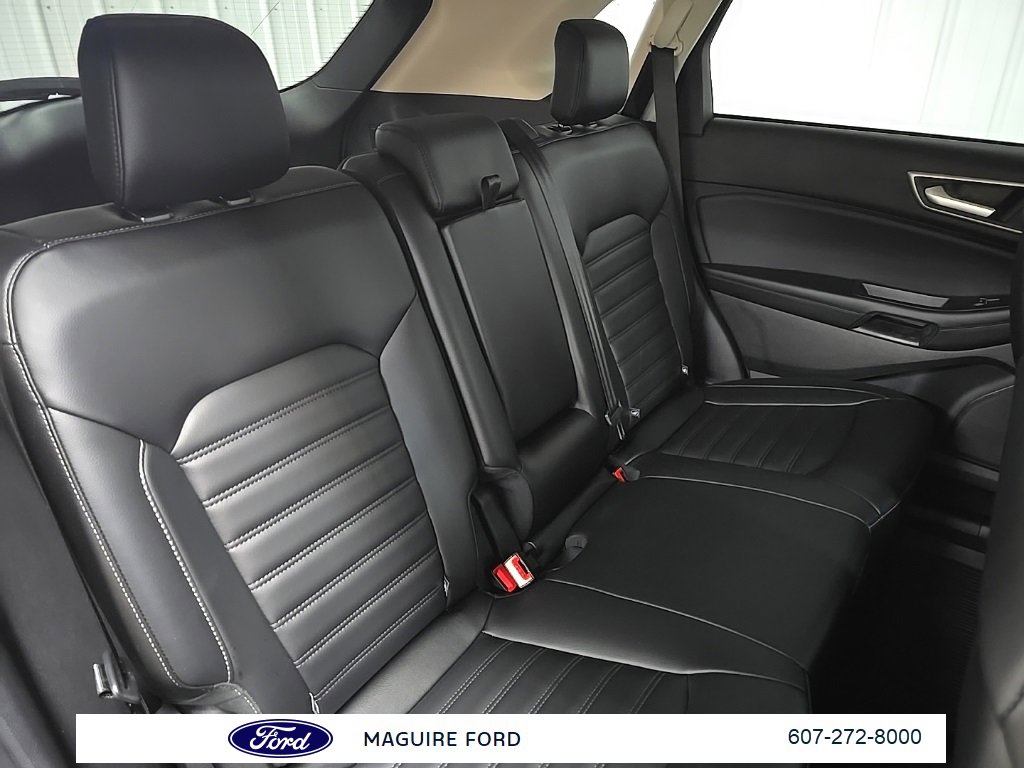 Used 2024 Ford Edge SEL w/ Convenience Package image 17