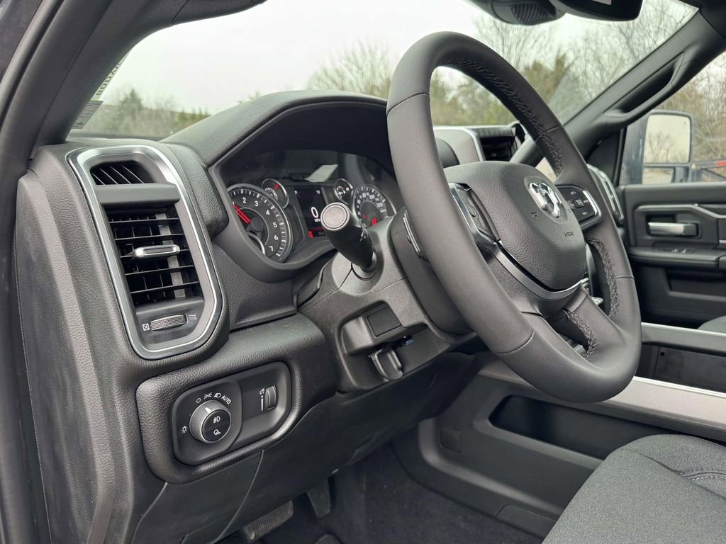New 2026 RAM 2500 Big Horn AWD/4WD image 3