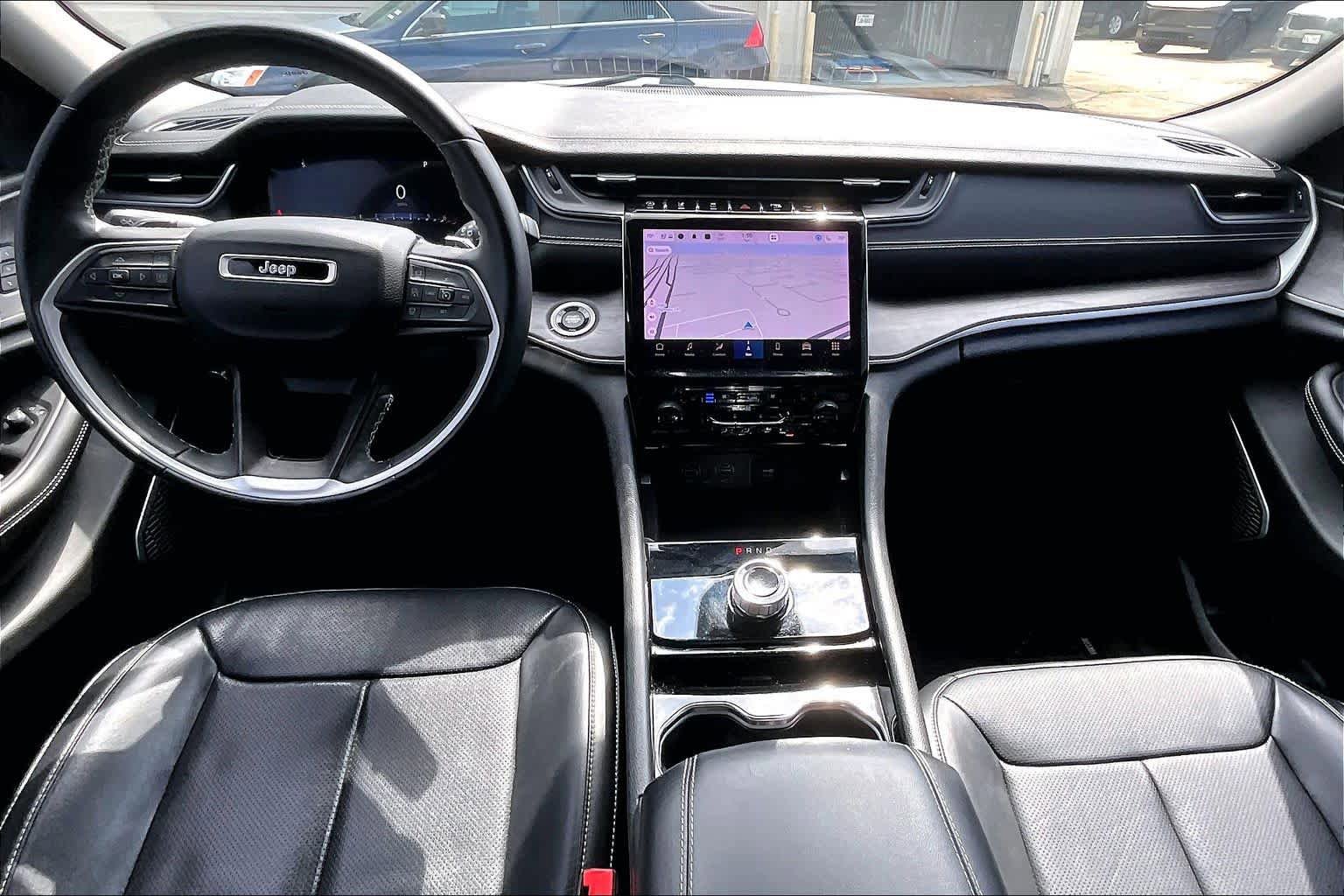 Used 2022 Jeep Grand Cherokee Limited w/ Luxury Tech Group II image 15