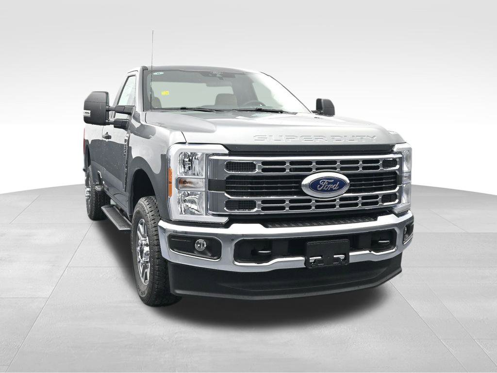 New 2025 Ford F350 XLT image 2