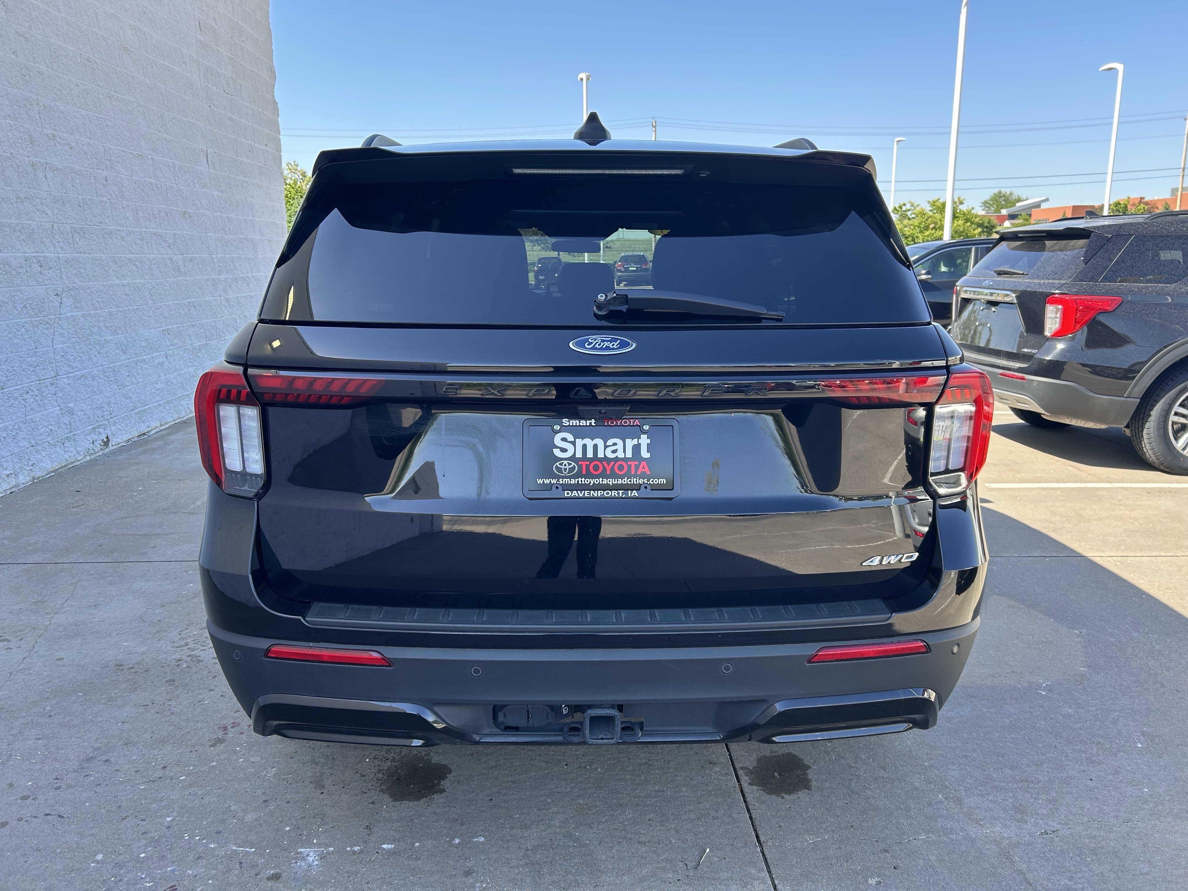 Used 2025 Ford Explorer ST-Line w/ ST-Line Street Pack AWD/4WD image 6