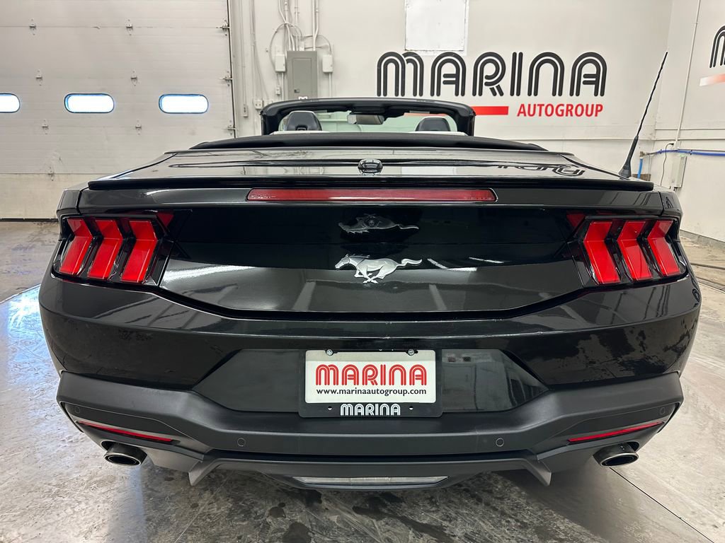 Used 2024 Ford Mustang Premium image 18