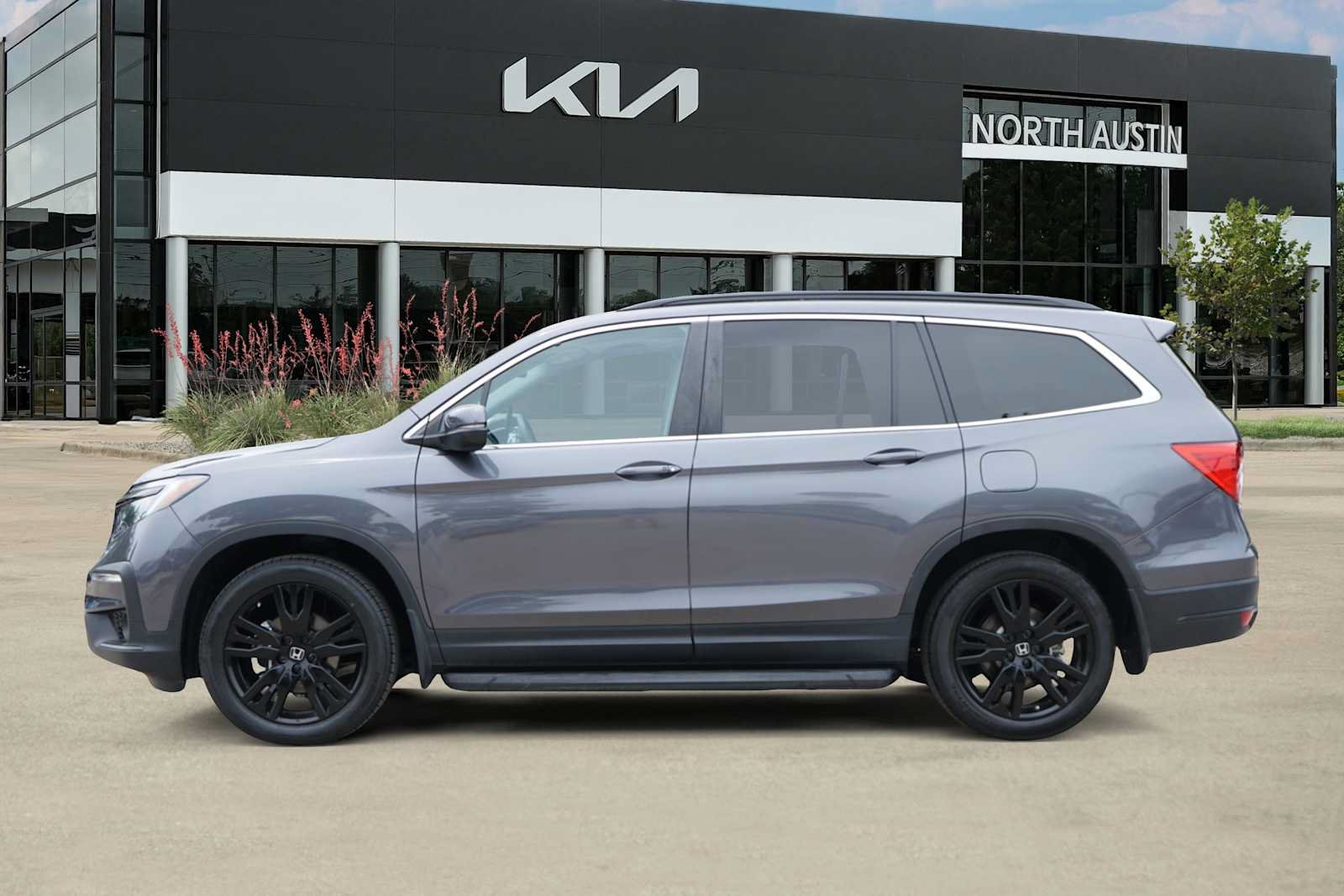 Used 2021 Honda Pilot Special Edition image 3