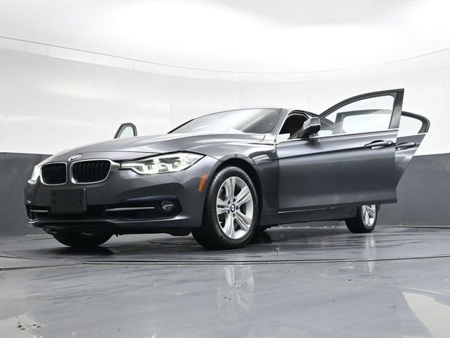 Used 2018 BMW 330i xDrive w/ Convenience Package image 46
