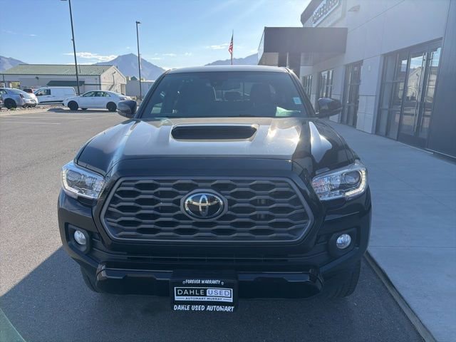 Used 2022 Toyota Tacoma TRD Sport AWD/4WD image 2