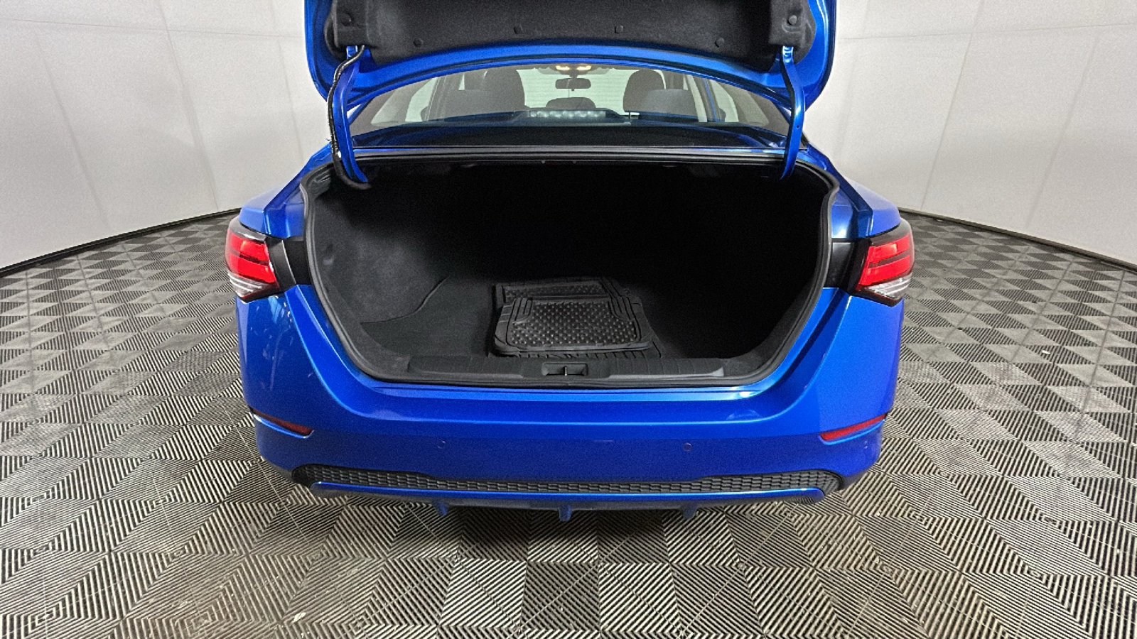 Used 2020 Nissan Sentra SV FWD image 33