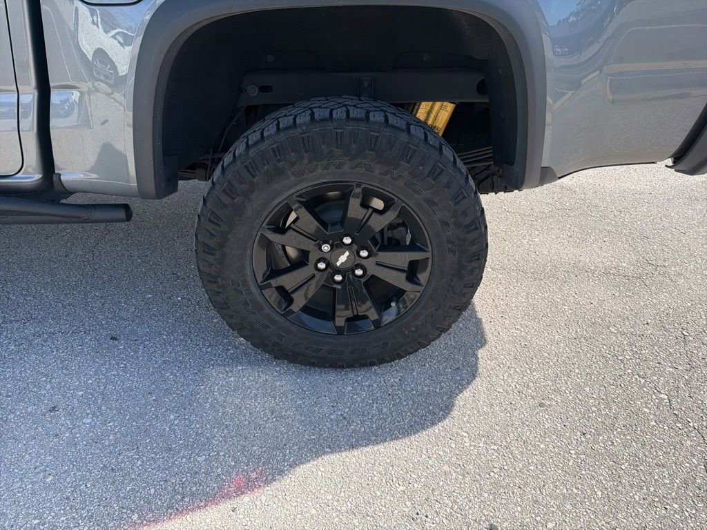 Used 2022 Chevrolet Colorado ZR2 w/ ZR2 Dusk Special Edition image 11