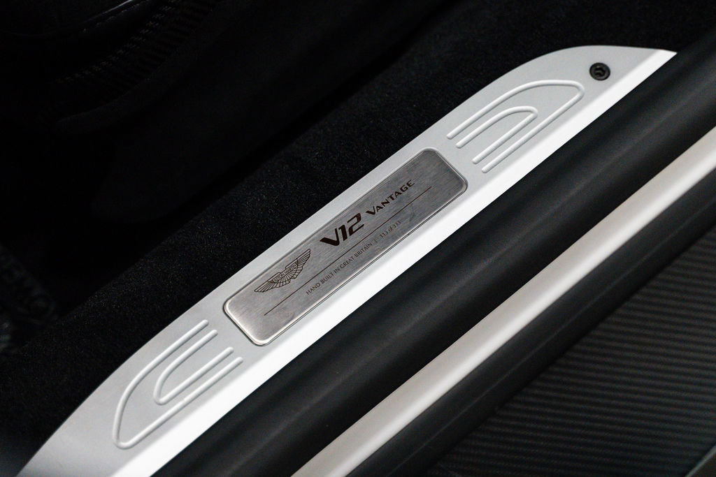 Used 2023 Aston Martin V12 Vantage RWD image 9