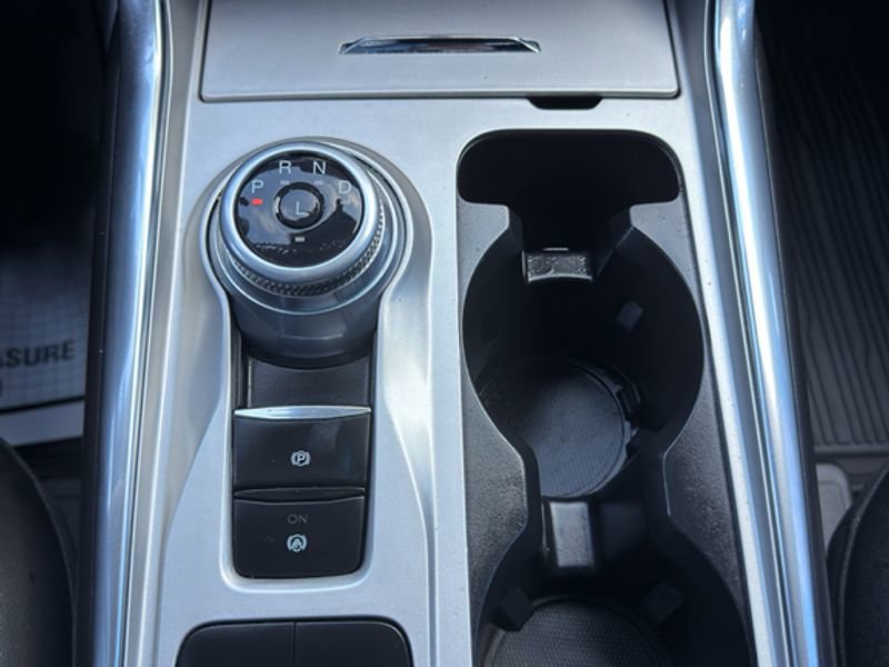 Used 2022 Ford Explorer XLT w/ Equipment Group 202A image 45