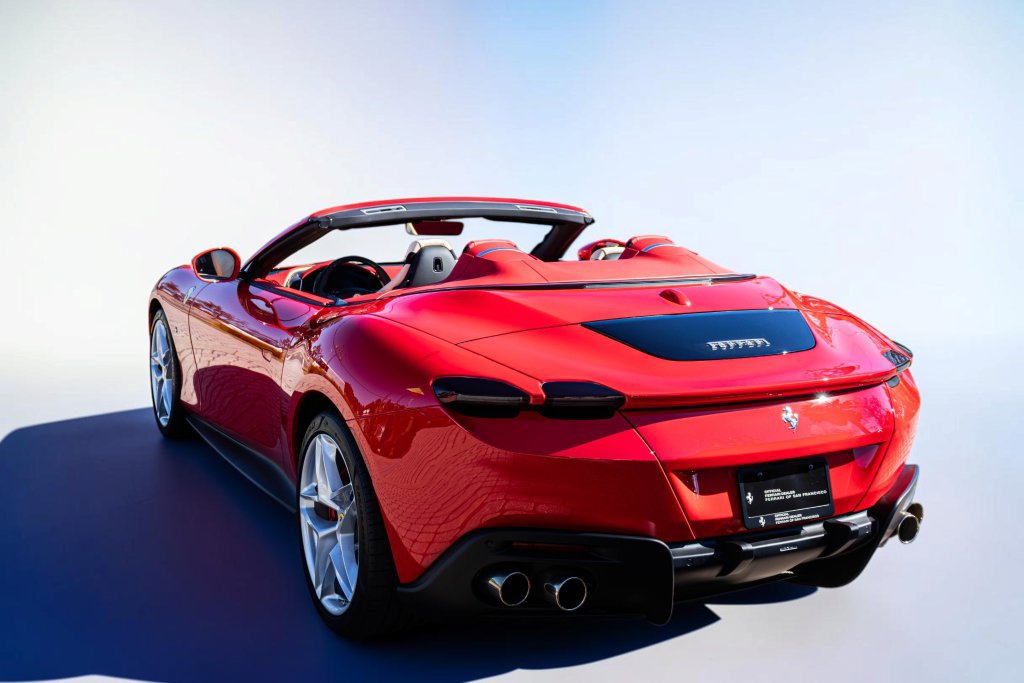 Certified 2025 Ferrari Roma Spider RWD image 25