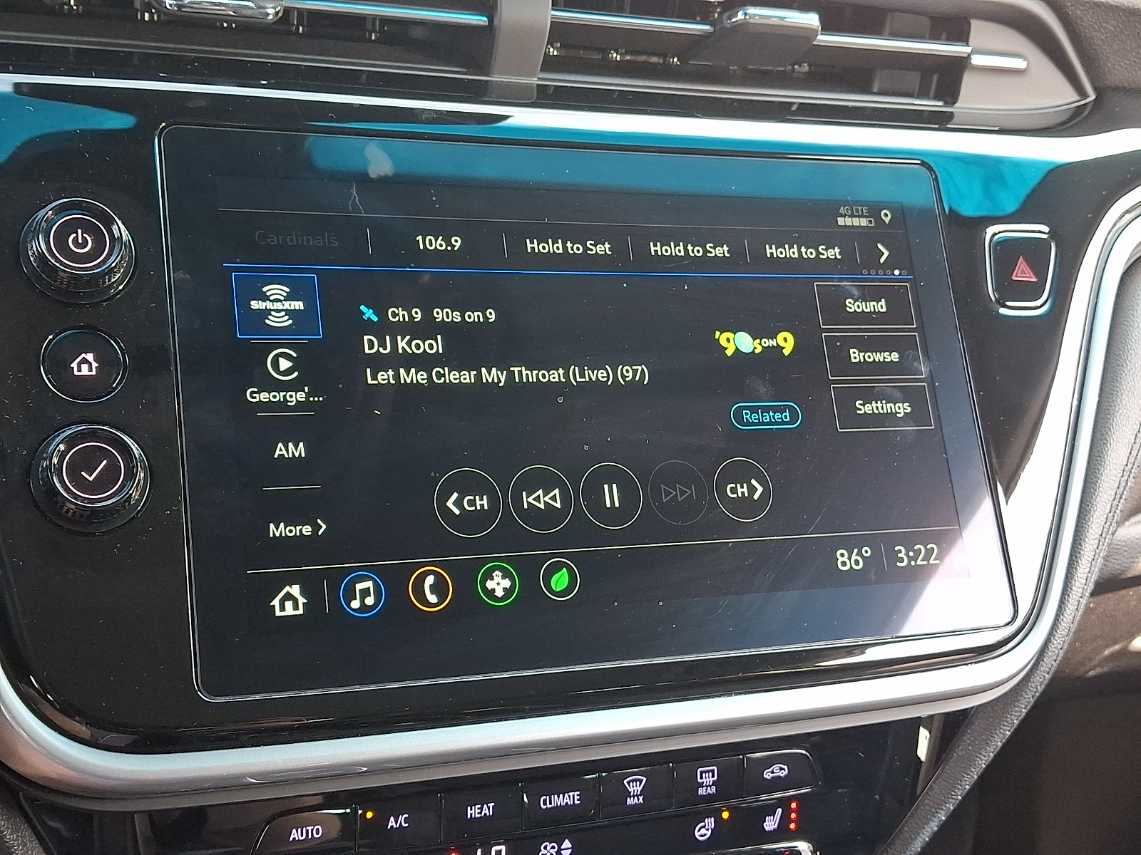 Used 2023 Chevrolet Bolt LT w/ Infotainment Package FWD image 15