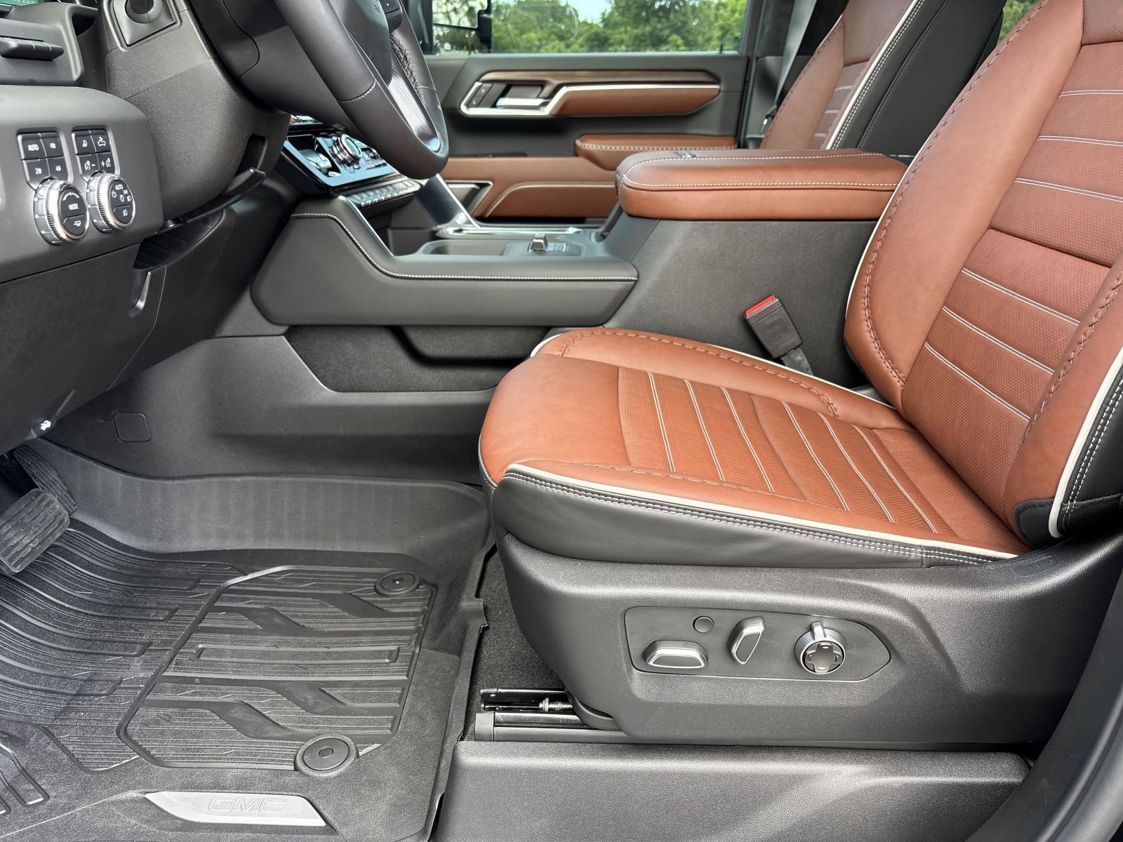 New 2025 GMC Sierra 3500 Denali Ultimate image 28