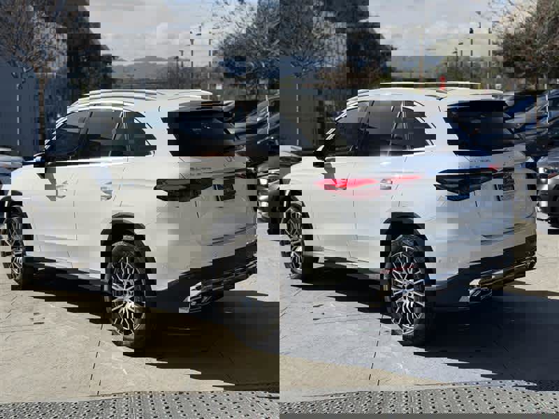 Used 2023 Mercedes-Benz GLC 300 4MATIC w/ Exclusive Trim Package image 4