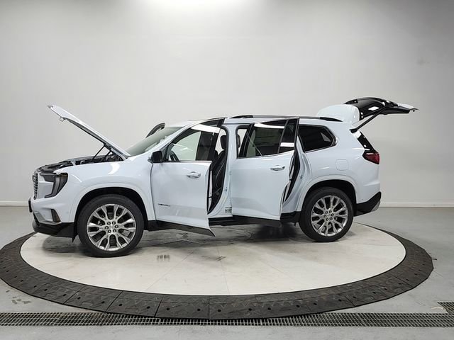 New 2026 GMC Acadia Denali w/ Super Cruise Package FWD image 12